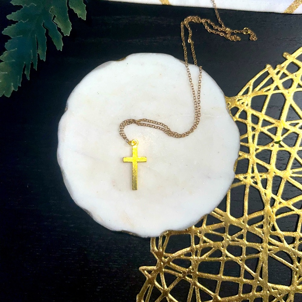 Stellar 18k gold plated raw cross necklace🌙